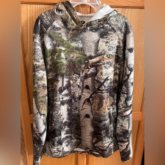 Mossy Oak Camo Hoodie - Picture 1 of 4